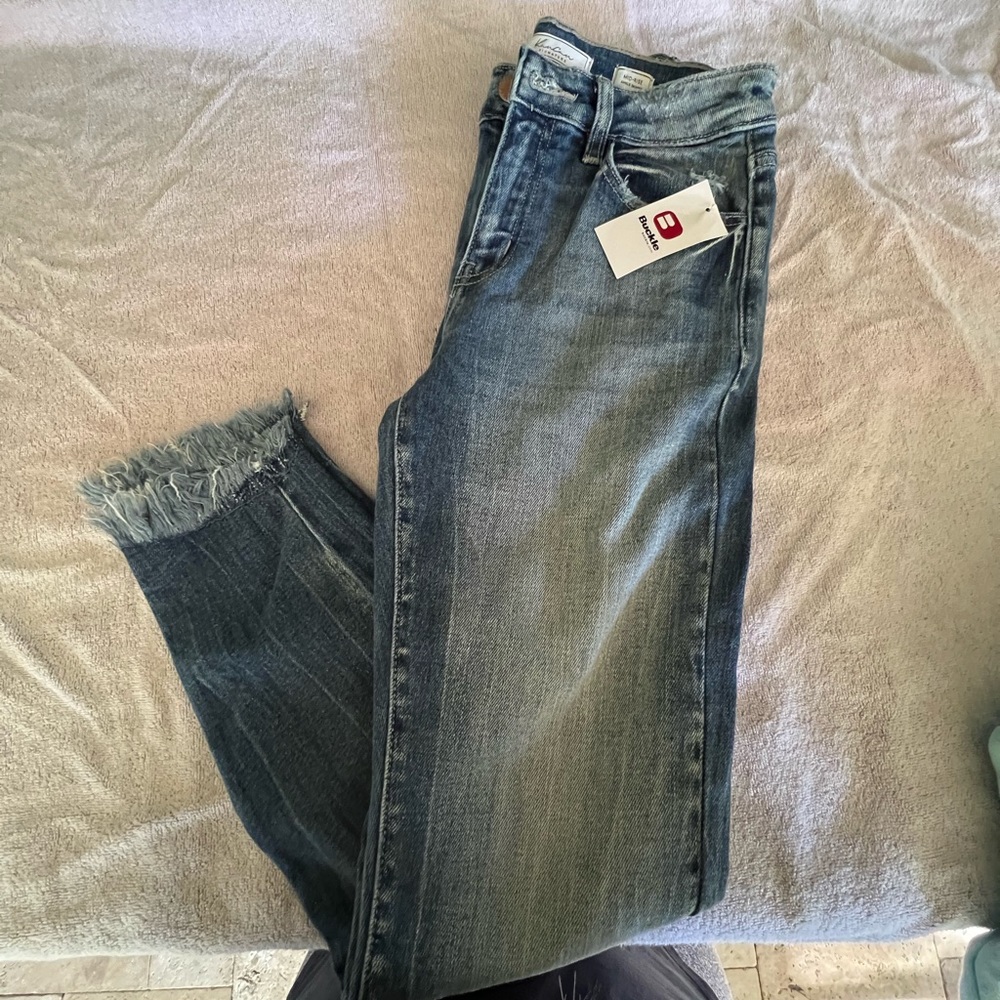 Mid Rise Ankle Jeans